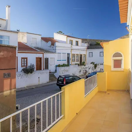 B34 - Townhouse In לאגוּ‏ש