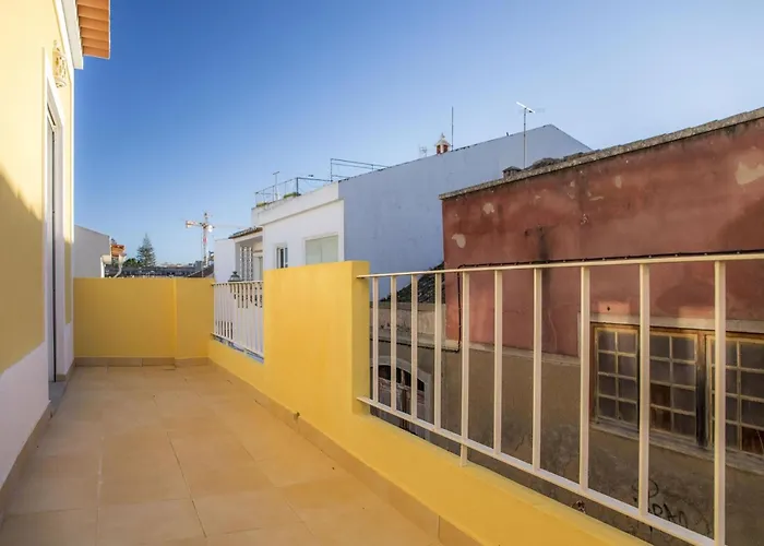 B34 - Townhouse In * Lagos